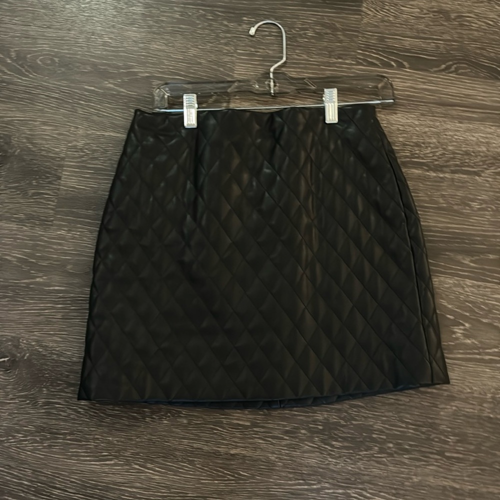 Blank NYC quilted faux leather skirt - black - size 27 - Picture 2 of 5
